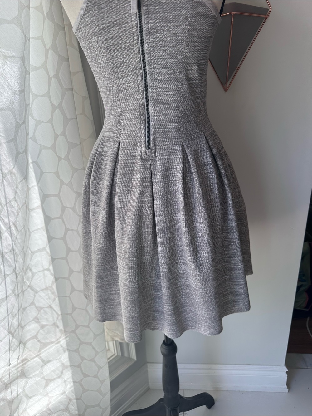 LULULEMON Here to There Pleated Dress Sleeveless Heather Gray Fit & Flare Size 6 - Picture 13 of 16